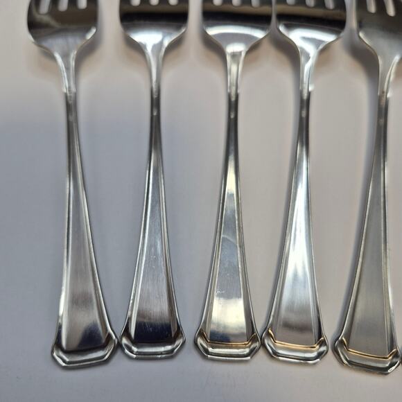 Oneida USA Lot of 7 Salad Forks SSS / Maestro - St.Leger Stainless Glossy - Picture 8 of 13